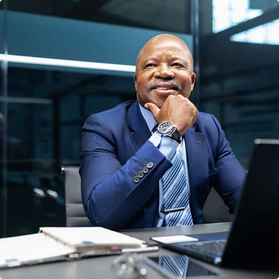 Senior executive leader — 1:1 executive advisory for high-stakes complexity and leadership pressure